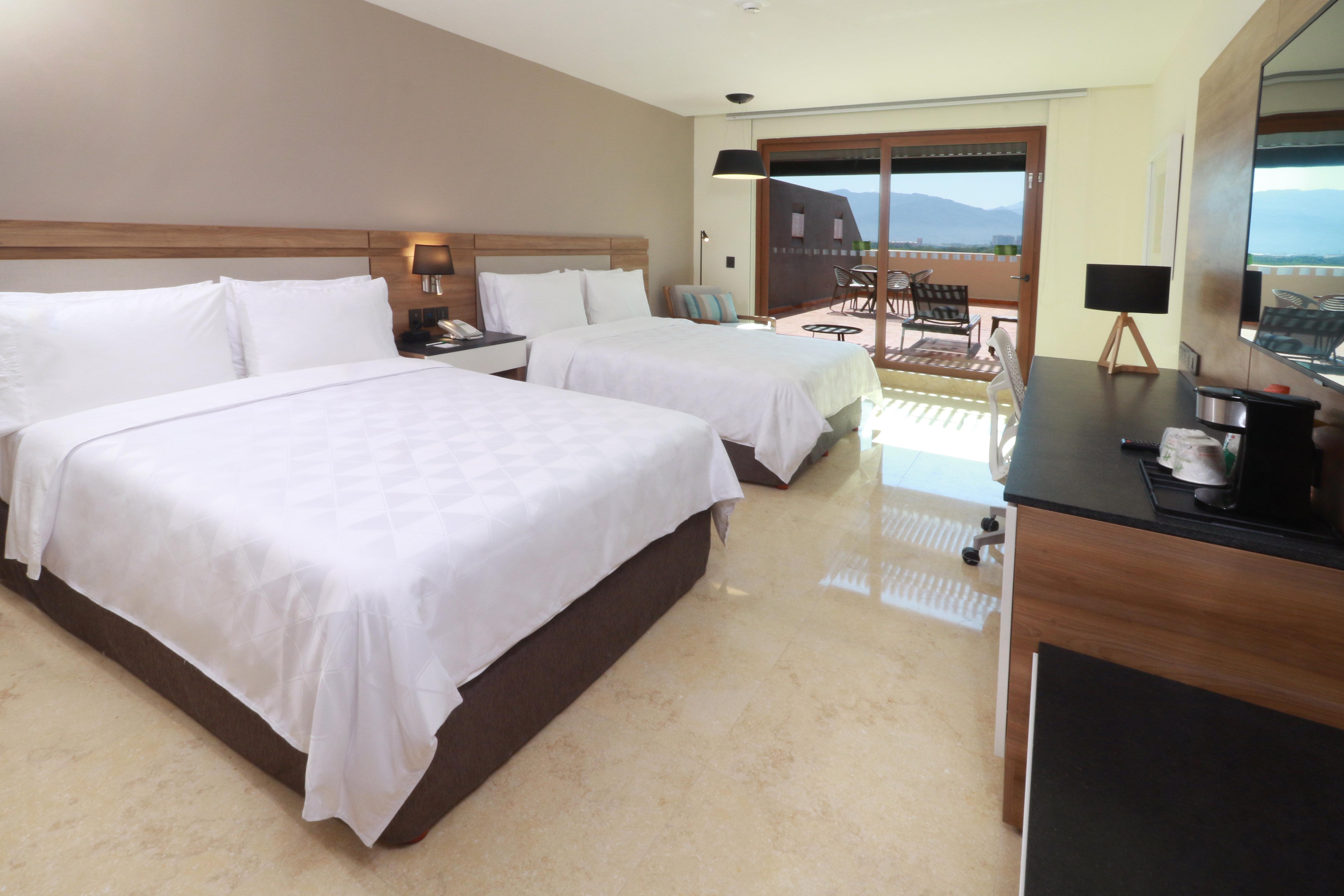 Holiday Inn & Suites - Puerto Vallarta Marina & Golf By Ihg Екстер'єр фото