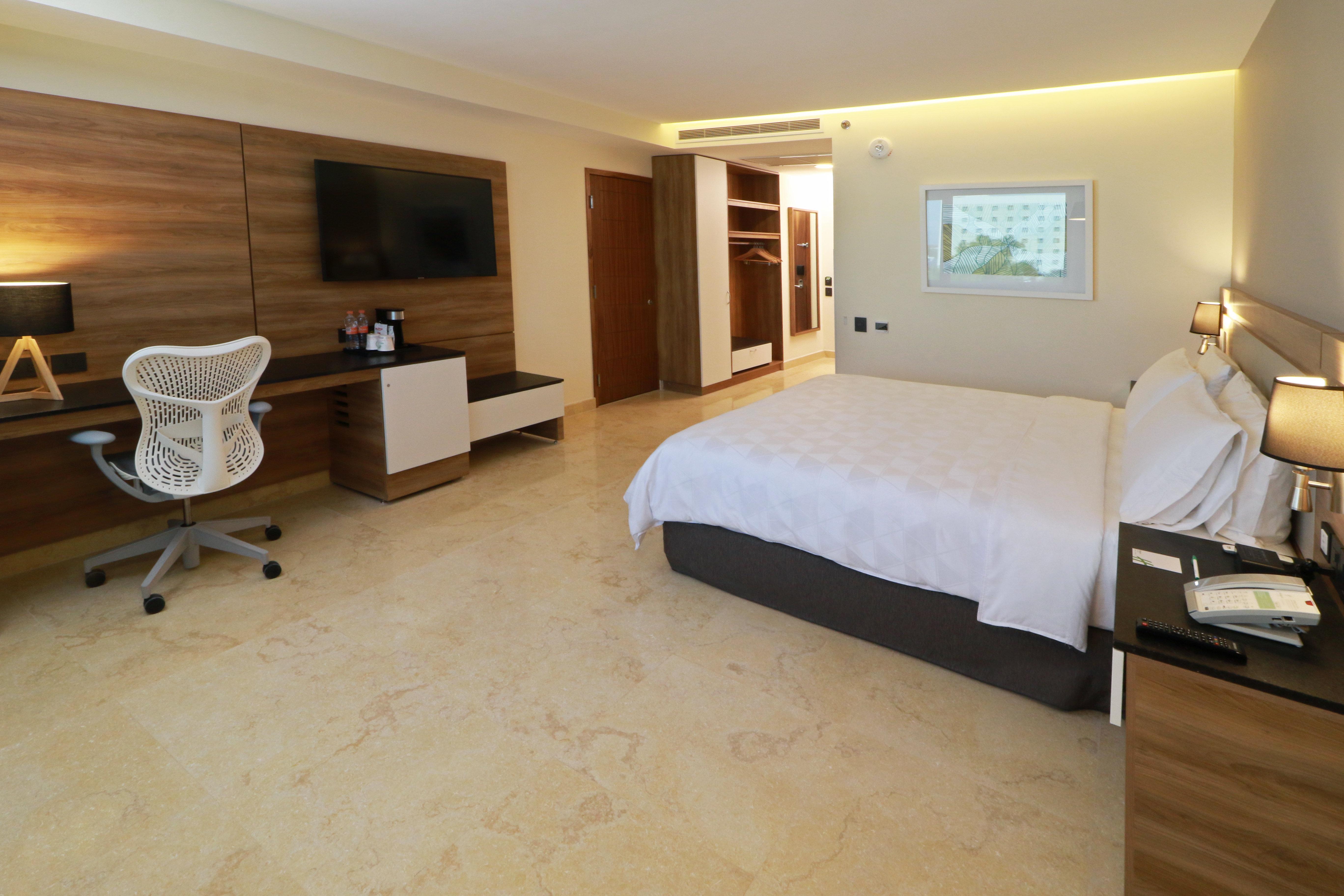 Holiday Inn & Suites - Puerto Vallarta Marina & Golf By Ihg Екстер'єр фото