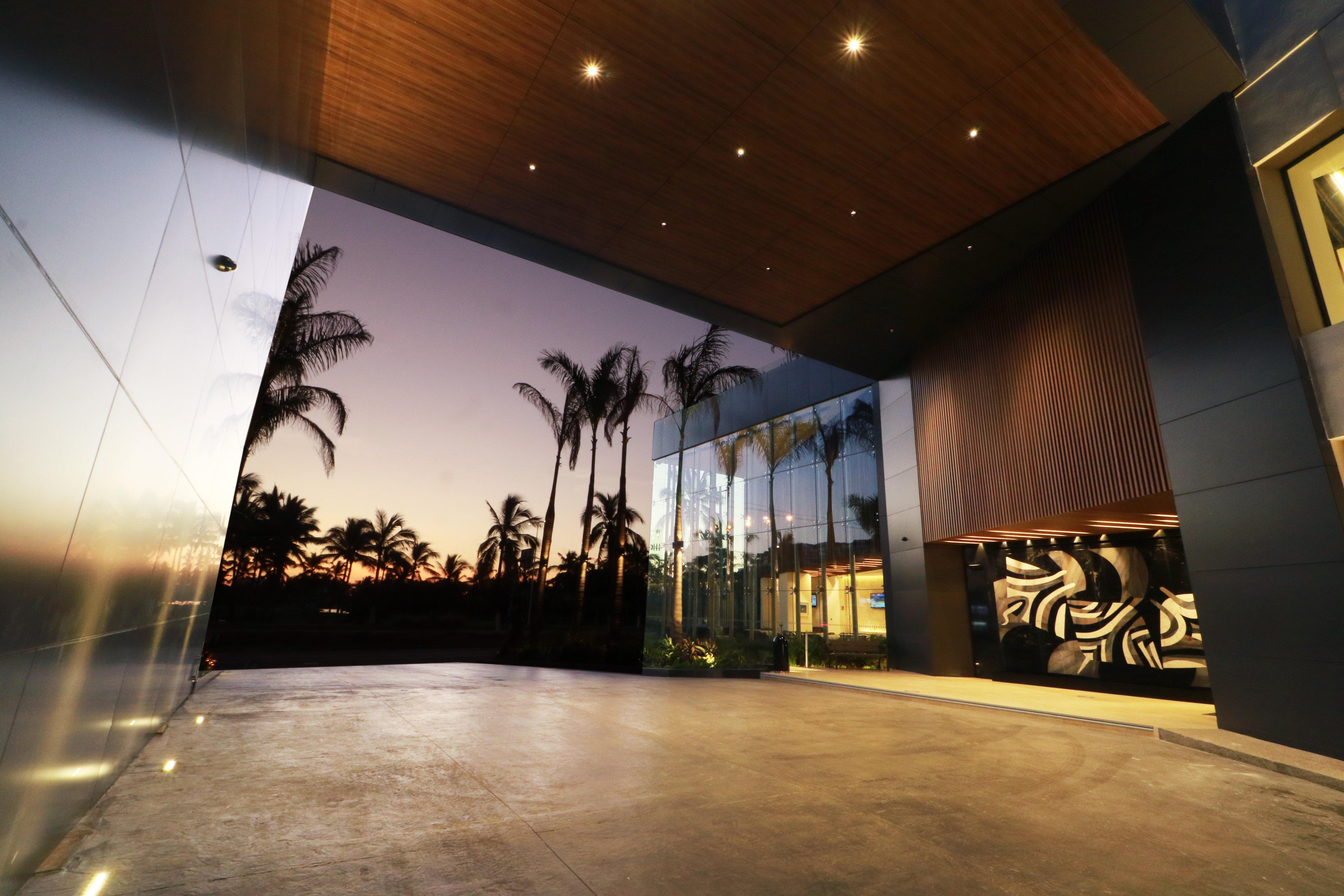 Holiday Inn & Suites - Puerto Vallarta Marina & Golf By Ihg Екстер'єр фото