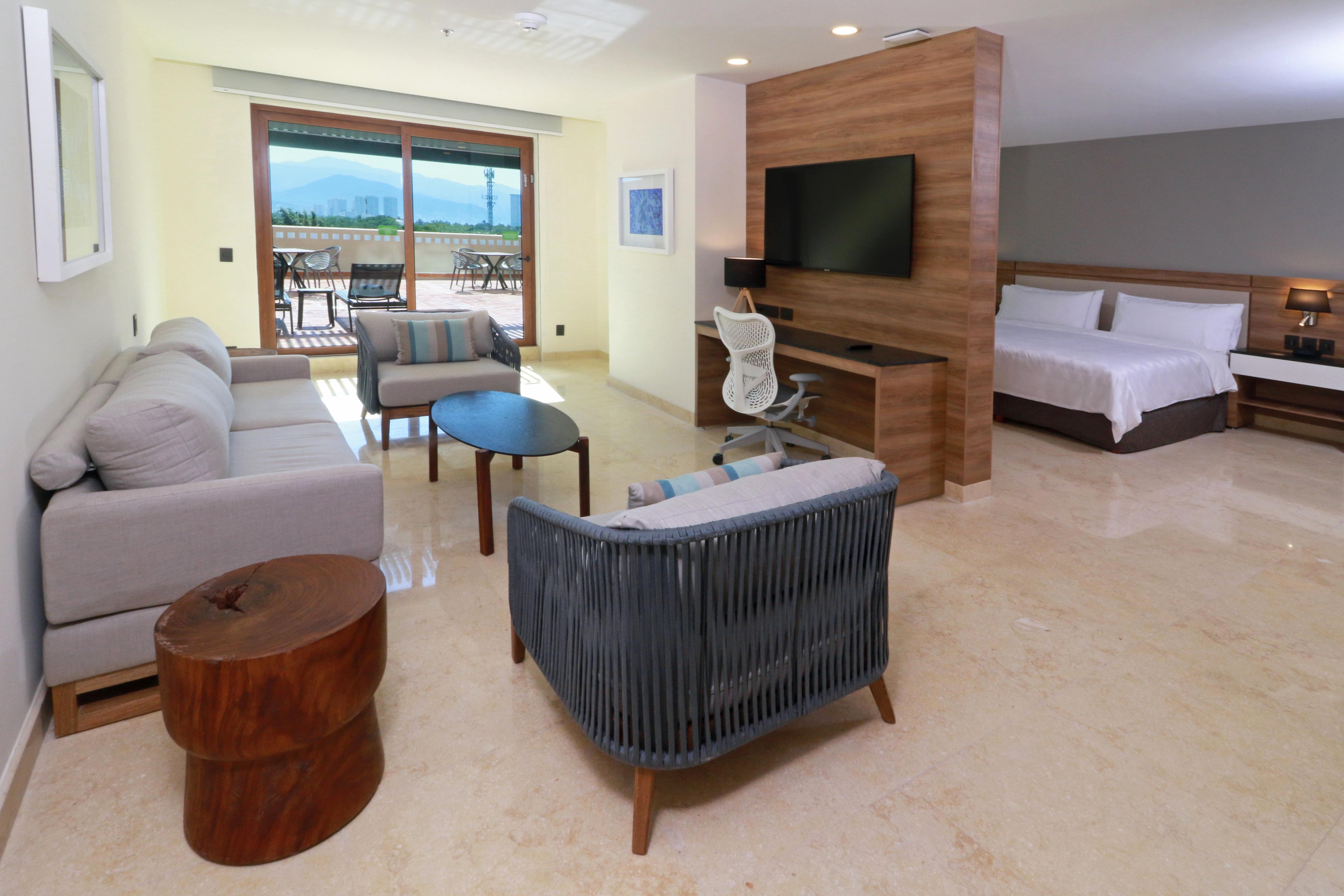 Holiday Inn & Suites - Puerto Vallarta Marina & Golf By Ihg Екстер'єр фото